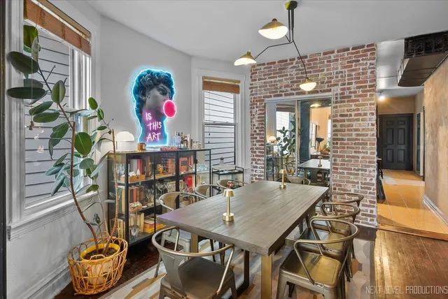 $700,000 | 3826 North Whipple Street, Chicago, IL 60618