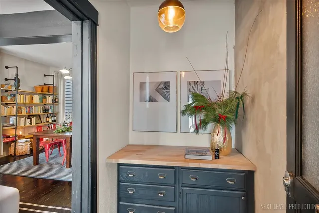 $700,000 | 3826 North Whipple Street, Chicago, IL 60618