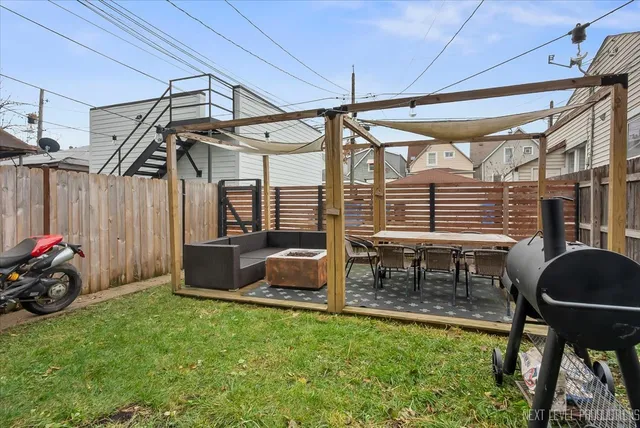 $700,000 | 3826 North Whipple Street, Chicago, IL 60618