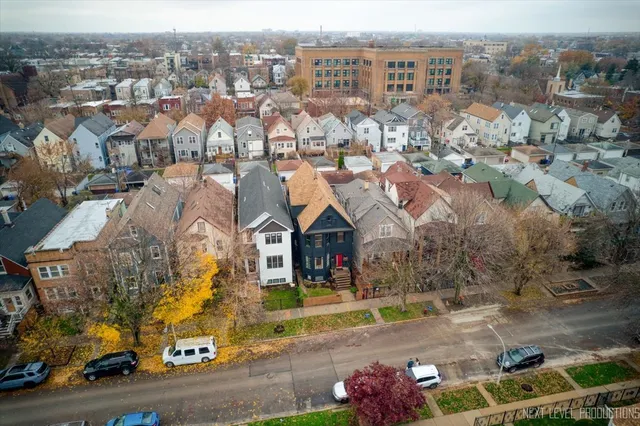 $700,000 | 3826 North Whipple Street, Chicago, IL 60618