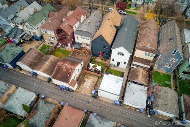 $700,000 | 3826 North Whipple Street, Chicago, IL 60618