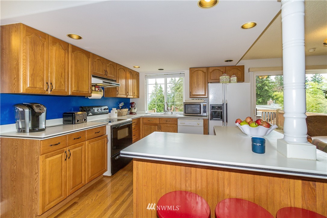 12 223rd Street Southwest Bothell, WA 98021 - Photo 4 of 10