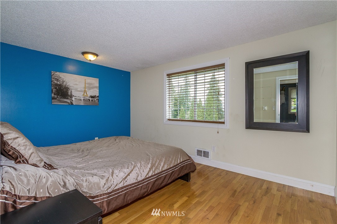 12 223rd Street Southwest Bothell, WA 98021 - Photo 5 of 10
