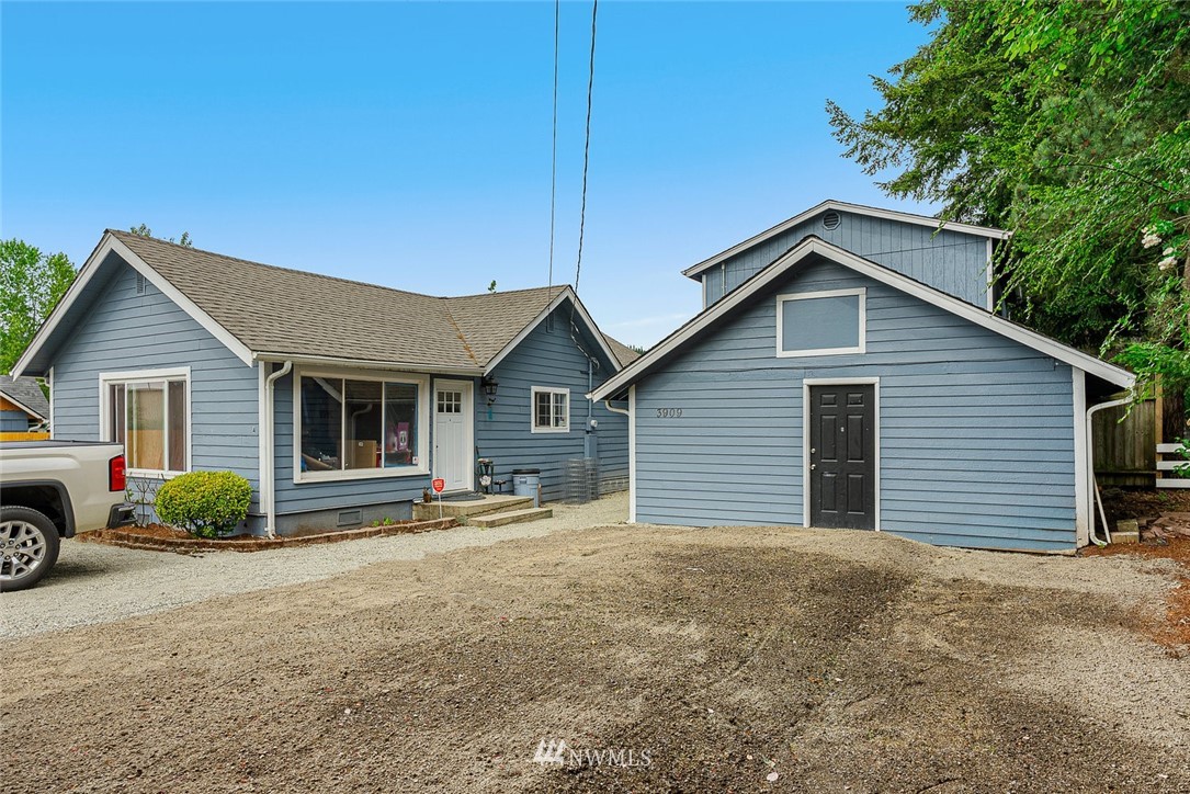 3909 Freeman Road East, Unit A&B Edgewood, WA 98371 - Photo 2 of 28