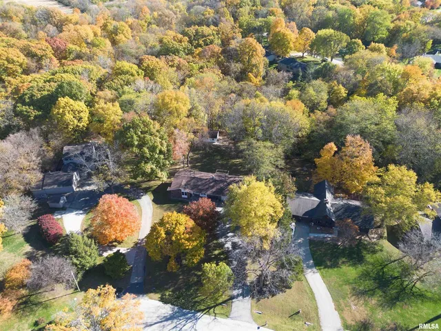 a view of outside area