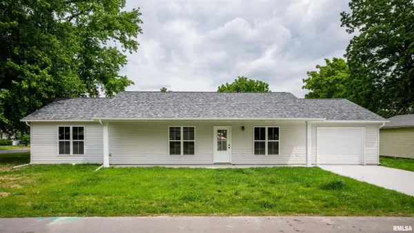 $229,000 | 1400 East Parham Street, Marion, IL 62959