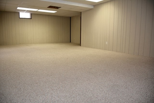 3811 Manchester Road Traverse City, MI 49686 - Photo 17 of 37 1843132-17.JPG