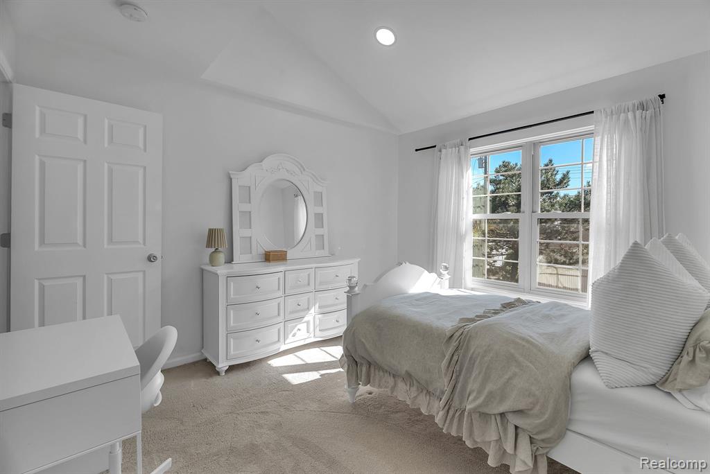 4236 Schaefer Road Dearborn, MI 48126 - Photo 8 of 31 Gallery Image 8