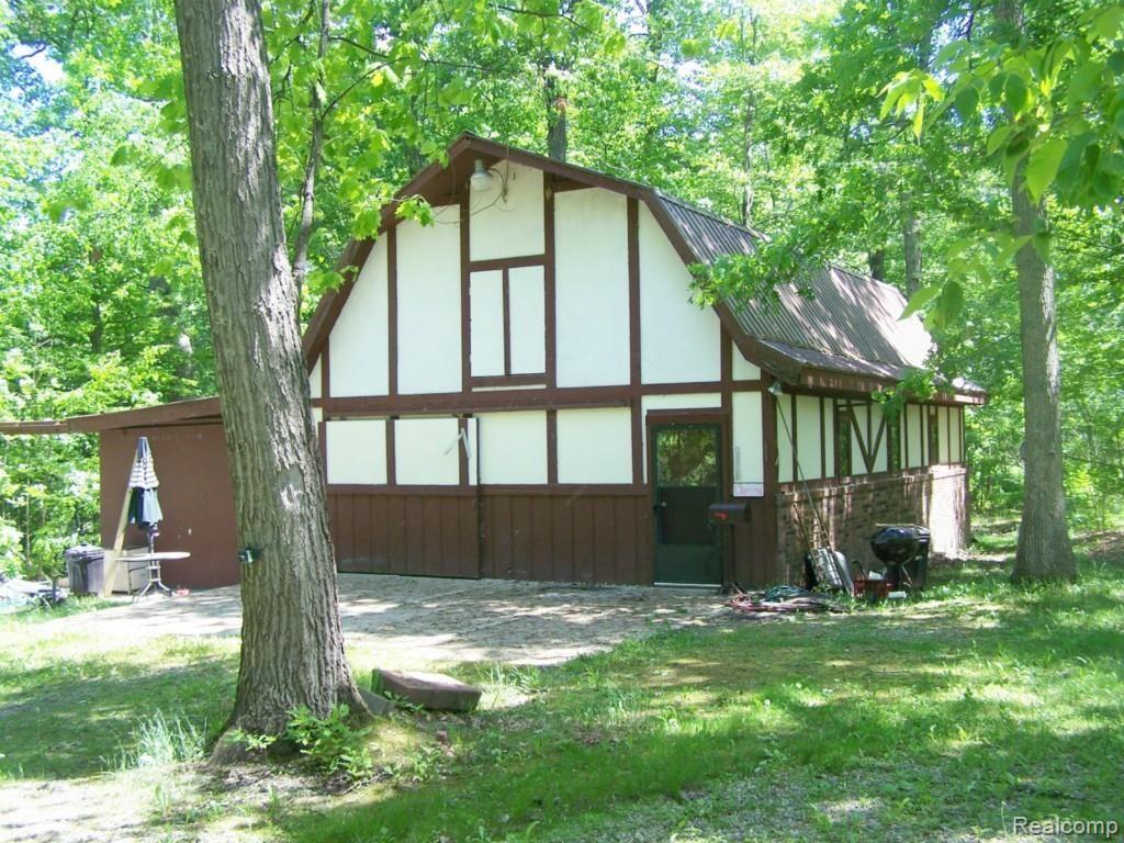 2800 Pineway Trail Howell, MI 48855 - Photo 28 of 30 100_8875 - Copy (2).jpg