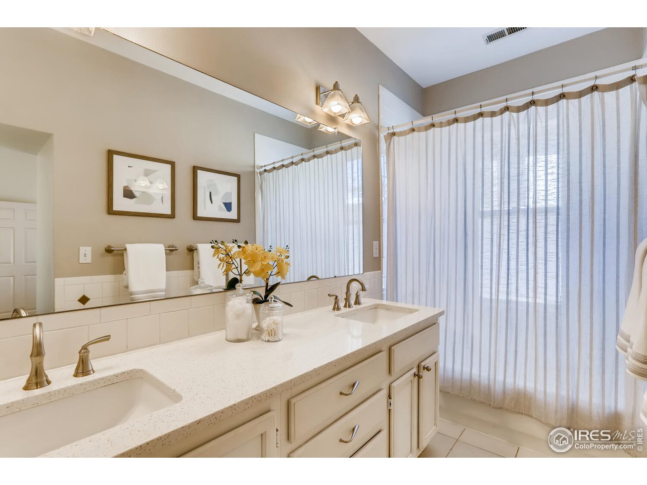 1045 Pine Street, Unit 1 Boulder, CO 80302 - Photo 11 of 21 Primary Bedroom Bath