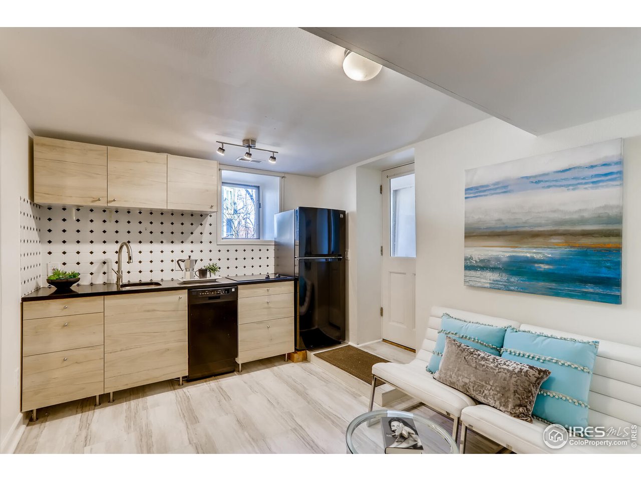 1045 Pine Street, Unit 1 Boulder, CO 80302 - Photo 14 of 21 Lower level with private entrance.