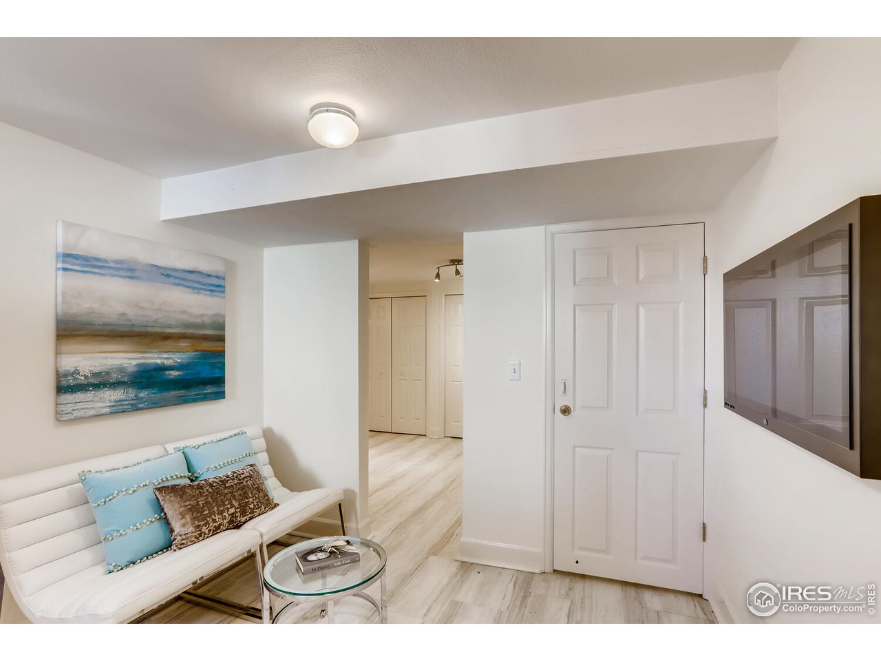 1045 Pine Street, Unit 1 Boulder, CO 80302 - Photo 15 of 21 Lower level living area