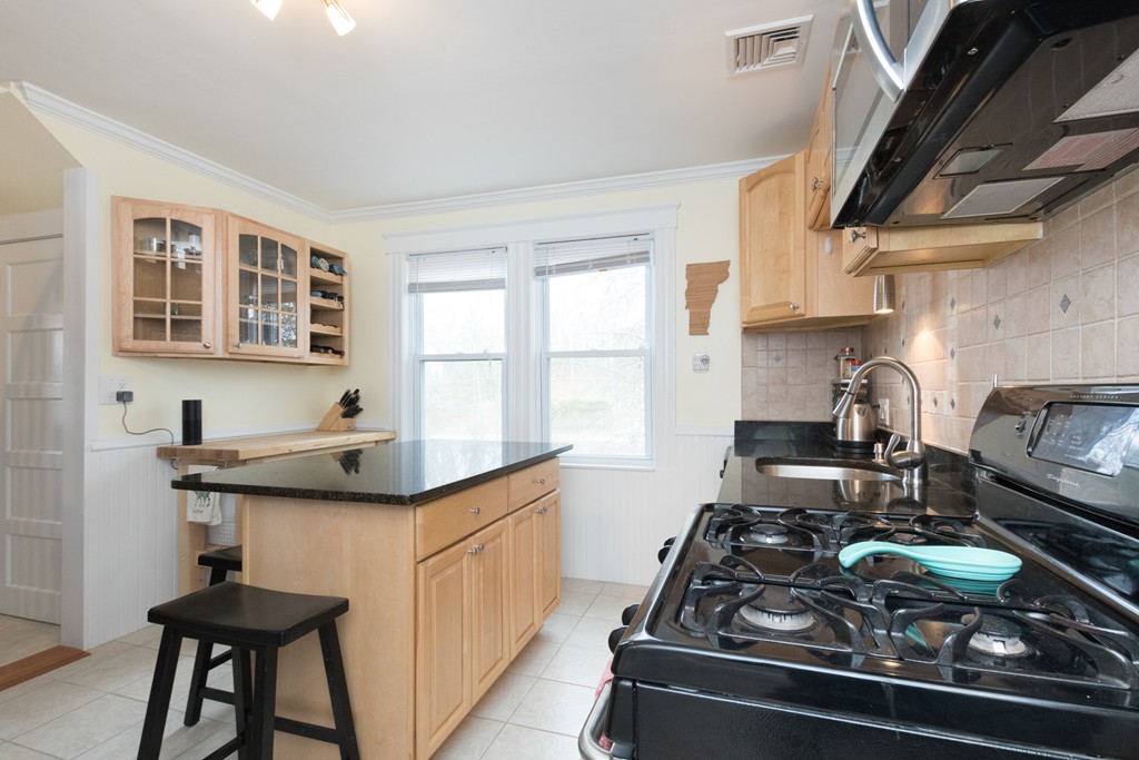 3 Westview Road, Unit 2 Natick, MA 01760 - Photo 6 of 24 Gallery Image 6
