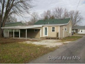 321 Maple Carrollton, IL 62016 - Photo 2 of 7 Gallery Image 2