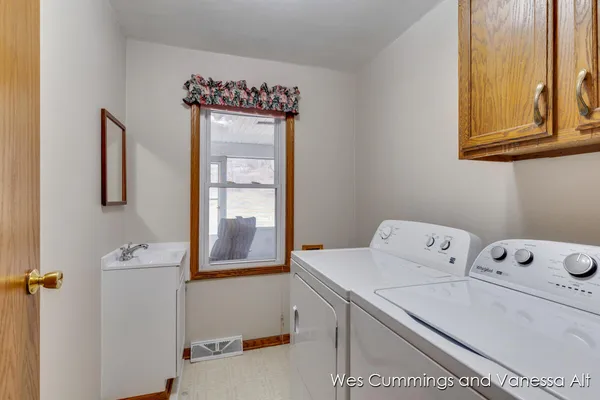 $326,000 | 829 North Jefferson Street, Lowell, MI 49331