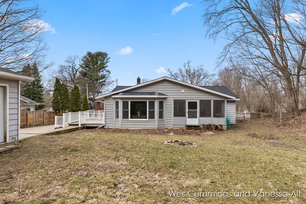 $326,000 | 829 North Jefferson Street, Lowell, MI 49331