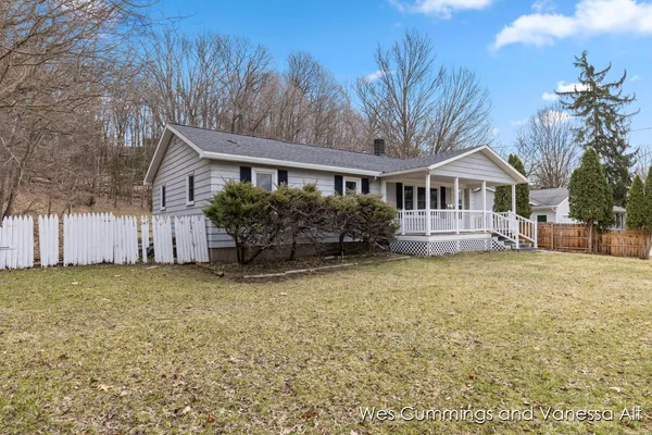 $326,000 | 829 North Jefferson Street, Lowell, MI 49331