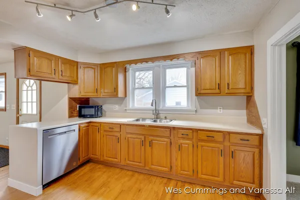 $326,000 | 829 North Jefferson Street, Lowell, MI 49331