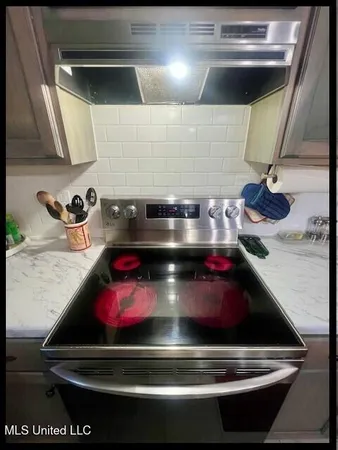 $299,900 | 307 Hickory Lane, Batesville, MS 38606