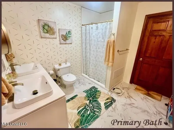 $299,900 | 307 Hickory Lane, Batesville, MS 38606