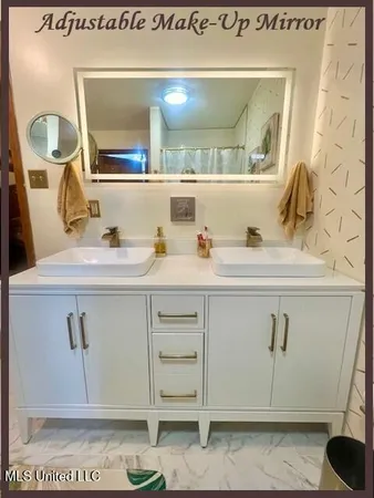 $299,900 | 307 Hickory Lane, Batesville, MS 38606