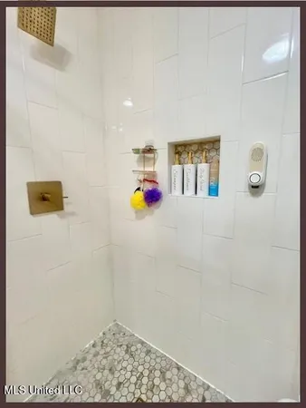 $299,900 | 307 Hickory Lane, Batesville, MS 38606