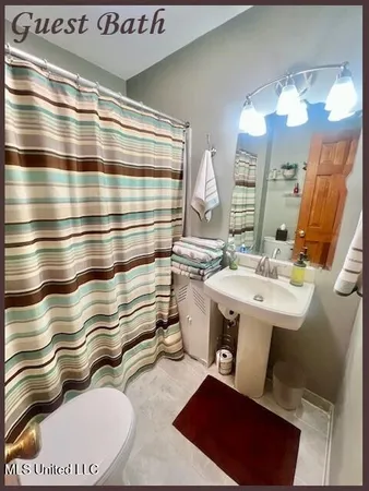 $299,900 | 307 Hickory Lane, Batesville, MS 38606