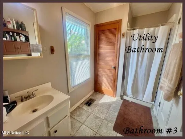 $299,900 | 307 Hickory Lane, Batesville, MS 38606