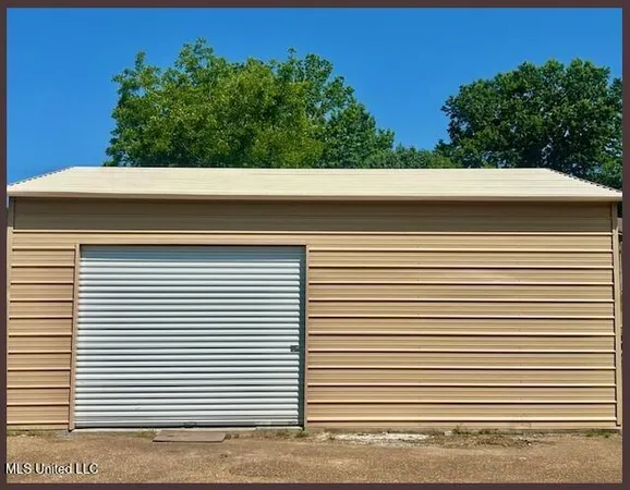 $299,900 | 307 Hickory Lane, Batesville, MS 38606