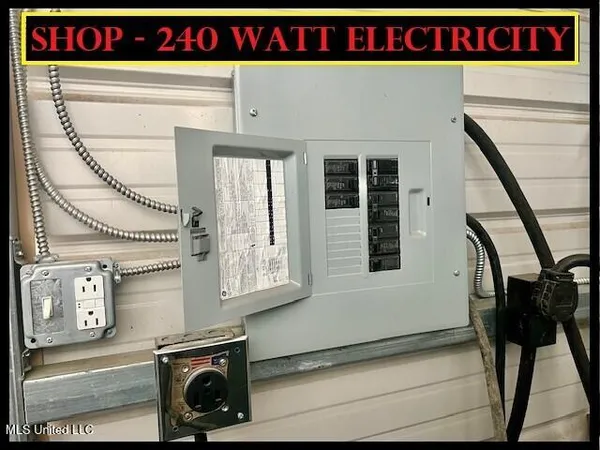 $299,900 | 307 Hickory Lane, Batesville, MS 38606