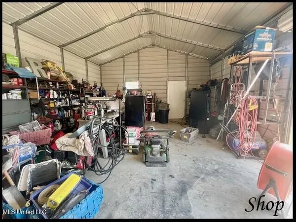 $299,900 | 307 Hickory Lane, Batesville, MS 38606