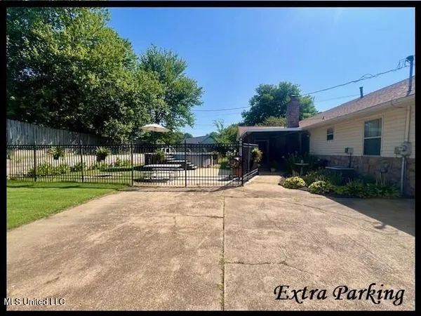 $299,900 | 307 Hickory Lane, Batesville, MS 38606