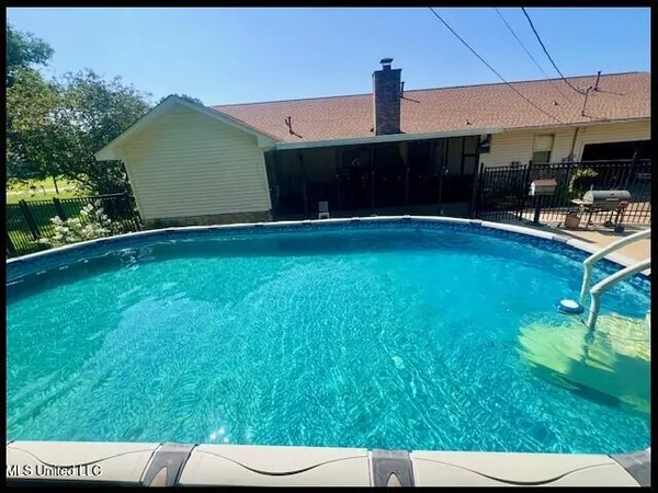 $299,900 | 307 Hickory Lane, Batesville, MS 38606