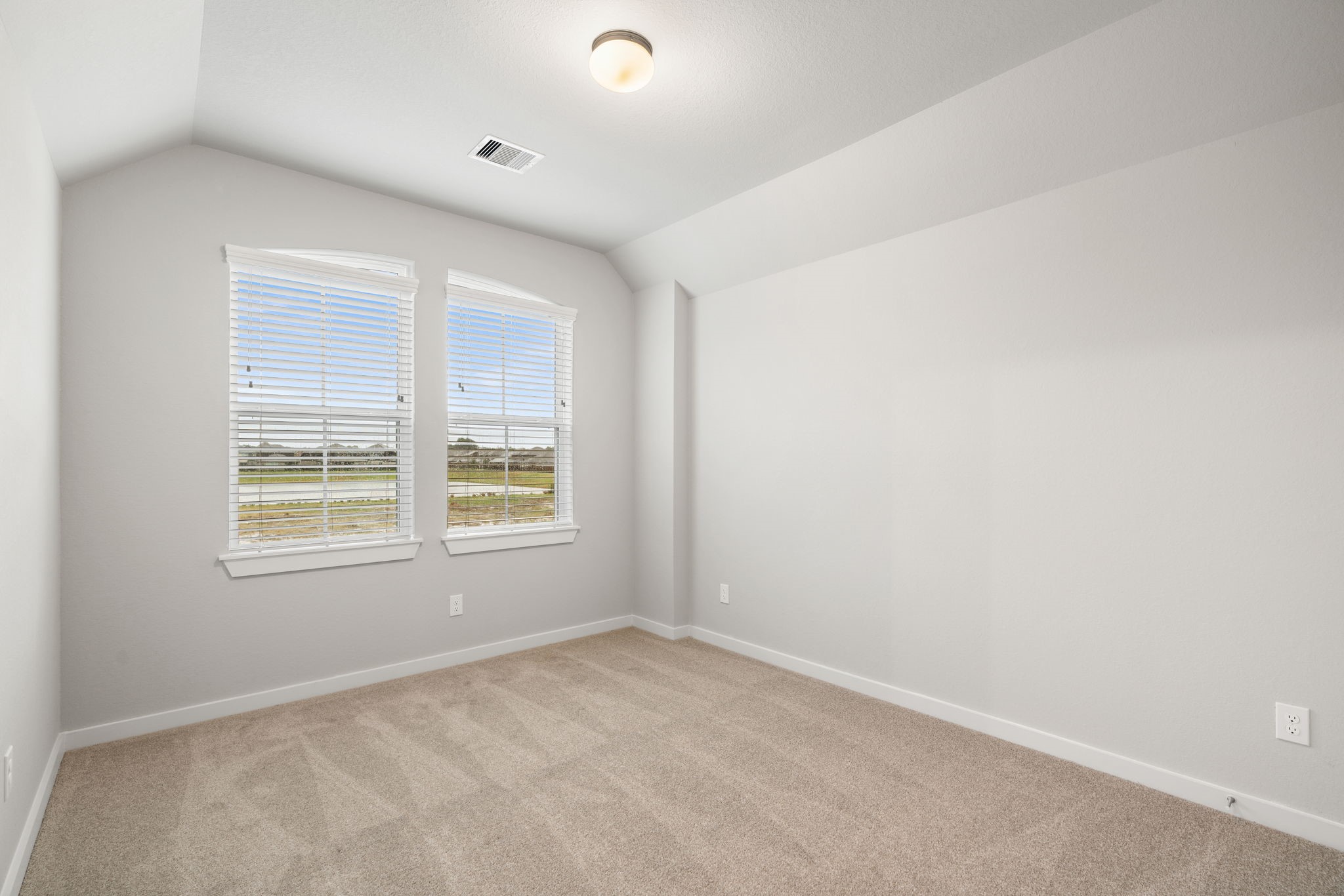 15215 Statice Trail Houston, TX 77044 - Photo 19 of 23 an empty room with a window