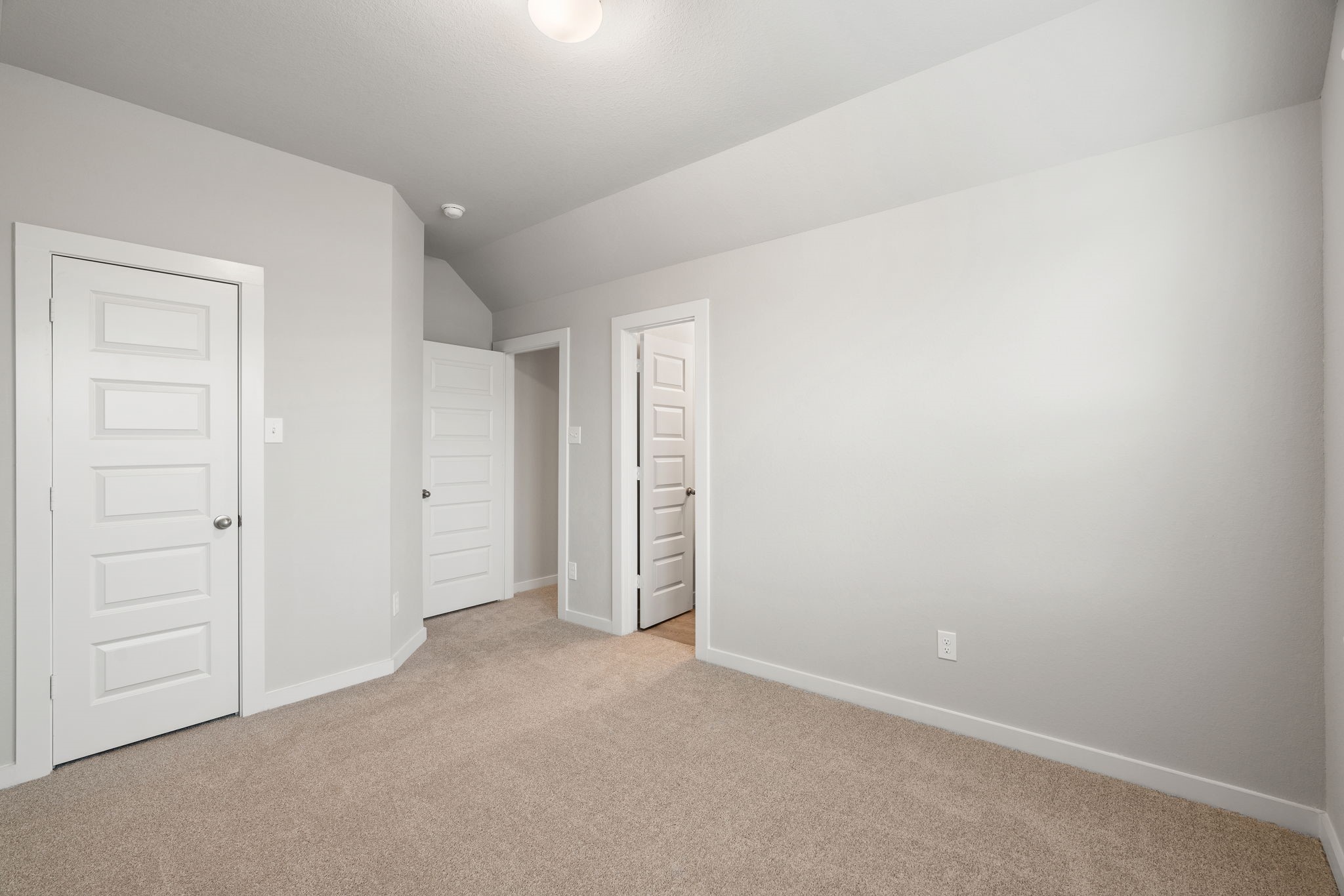 15215 Statice Trail Houston, TX 77044 - Photo 21 of 23 an empty room with closet area