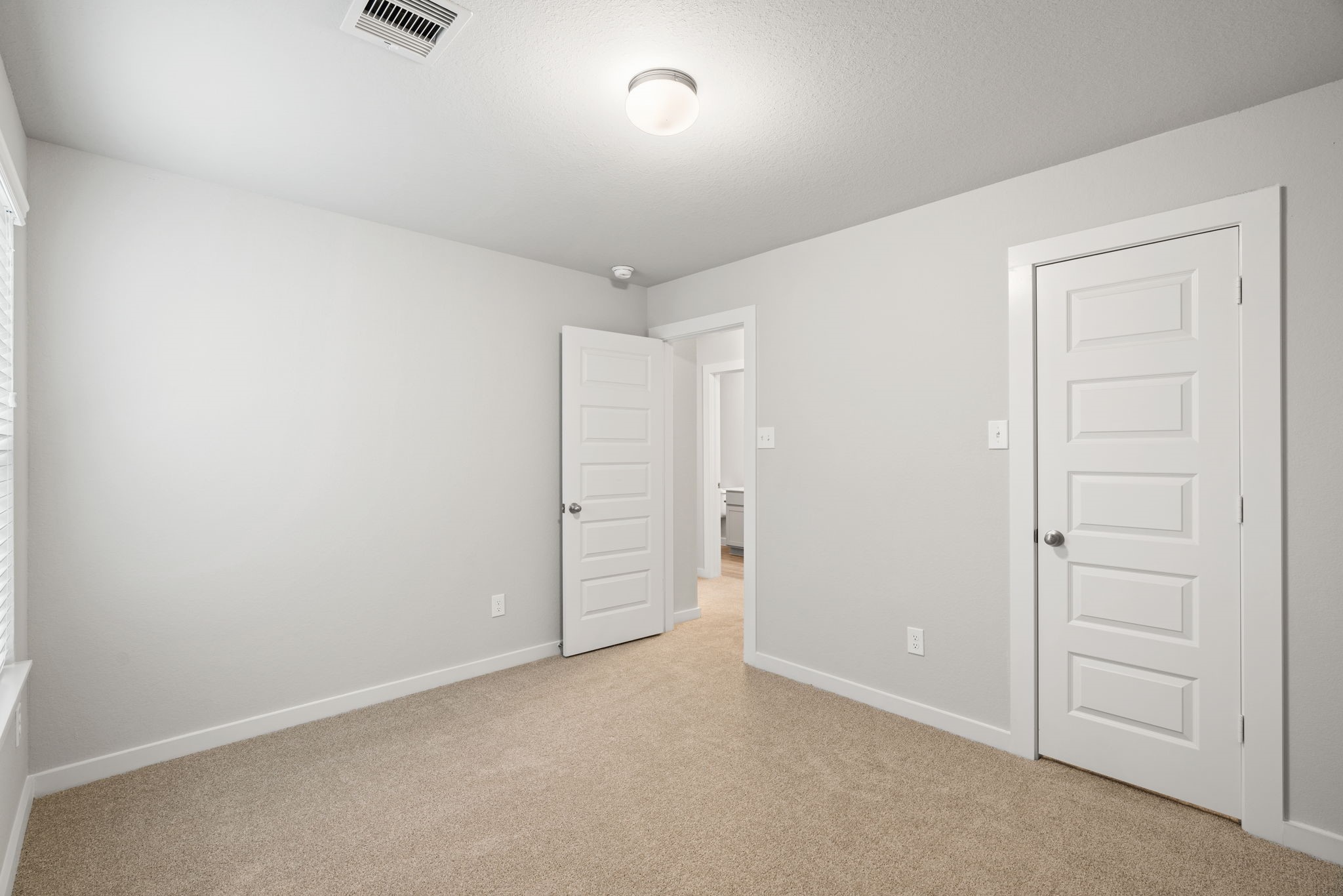 15215 Statice Trail Houston, TX 77044 - Photo 23 of 23 an empty room with closet area