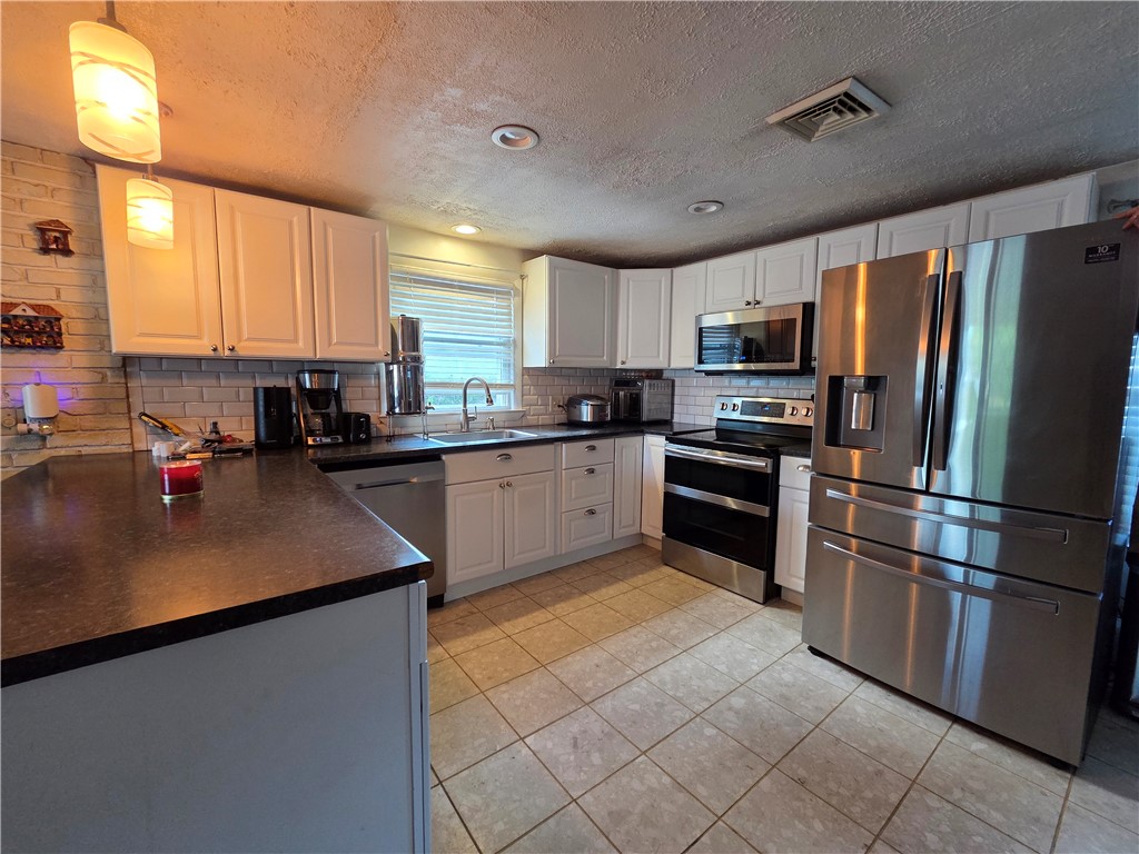 121 Barbara Street Providence, RI 02909 - Photo 12 of 45