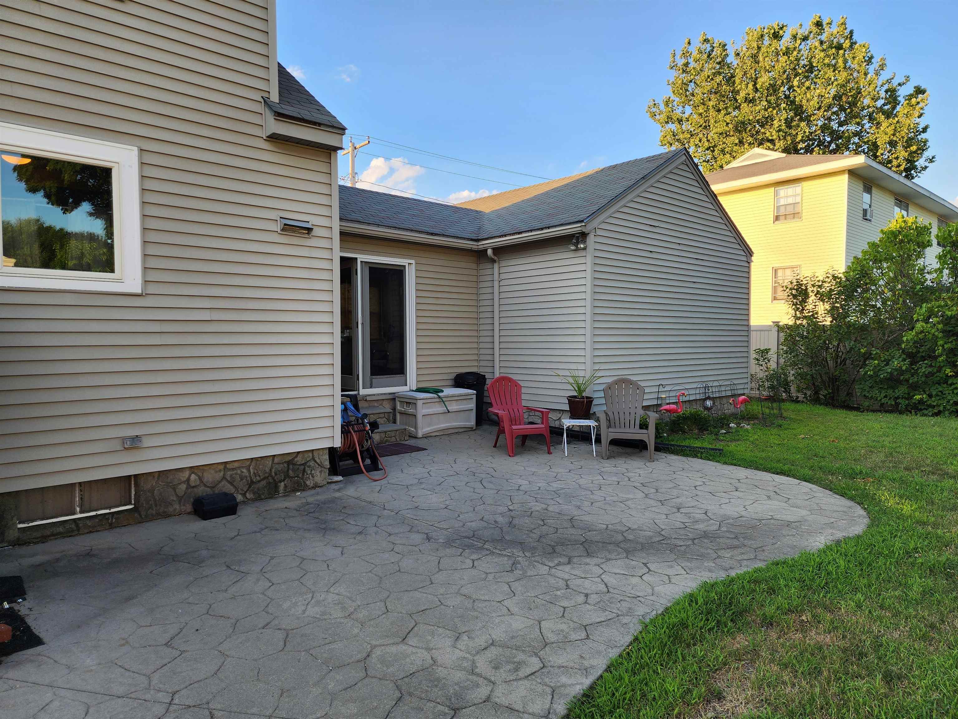 148 Ledge Street Nashua, NH 03060 - Photo 33 of 40