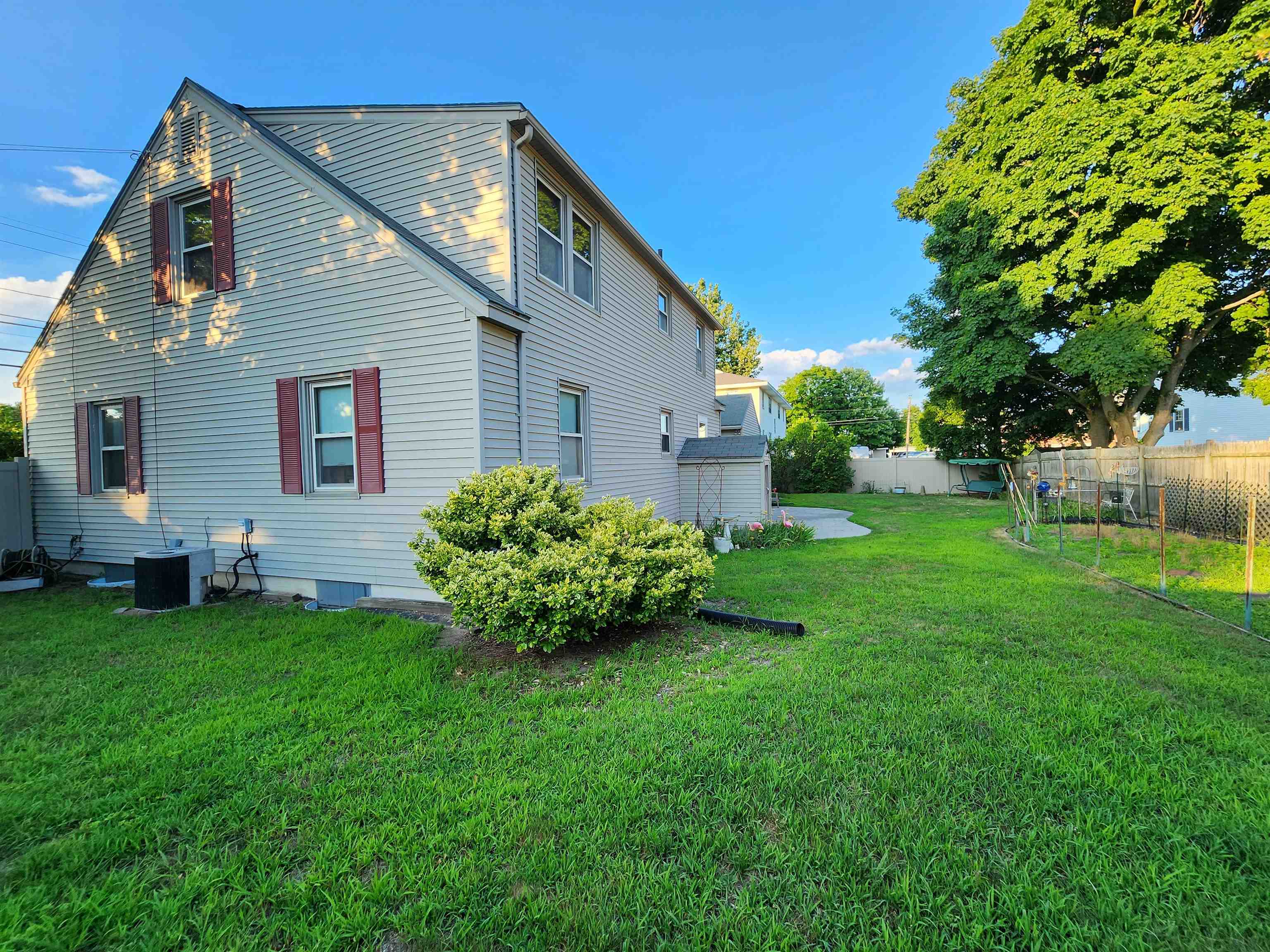 148 Ledge Street Nashua, NH 03060 - Photo 34 of 40