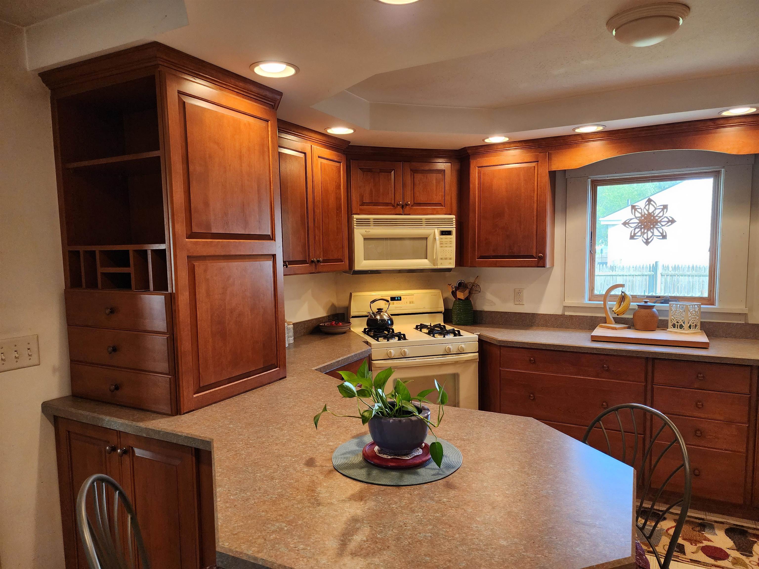 148 Ledge Street Nashua, NH 03060 - Photo 35 of 40