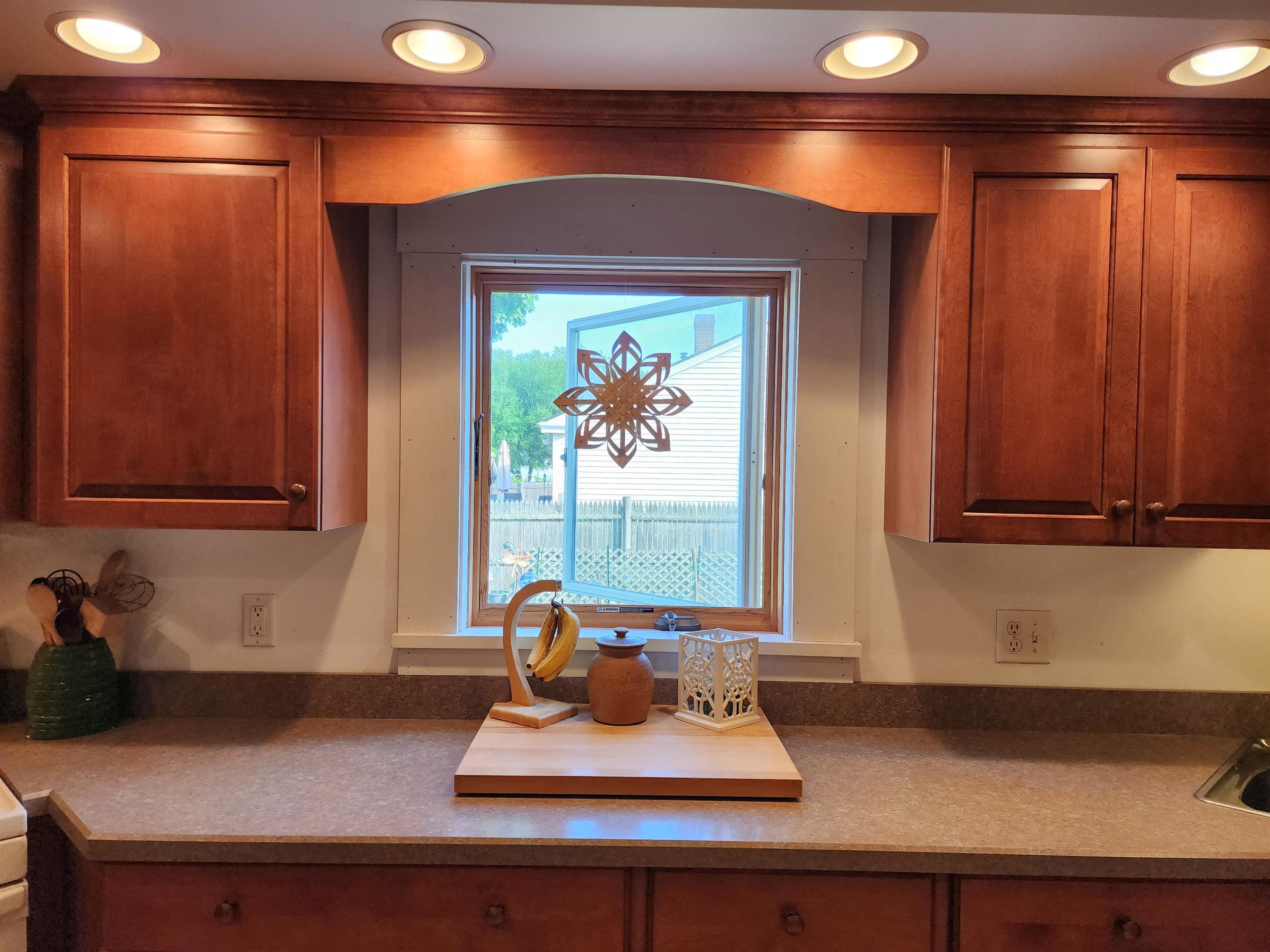 148 Ledge Street Nashua, NH 03060 - Photo 37 of 40