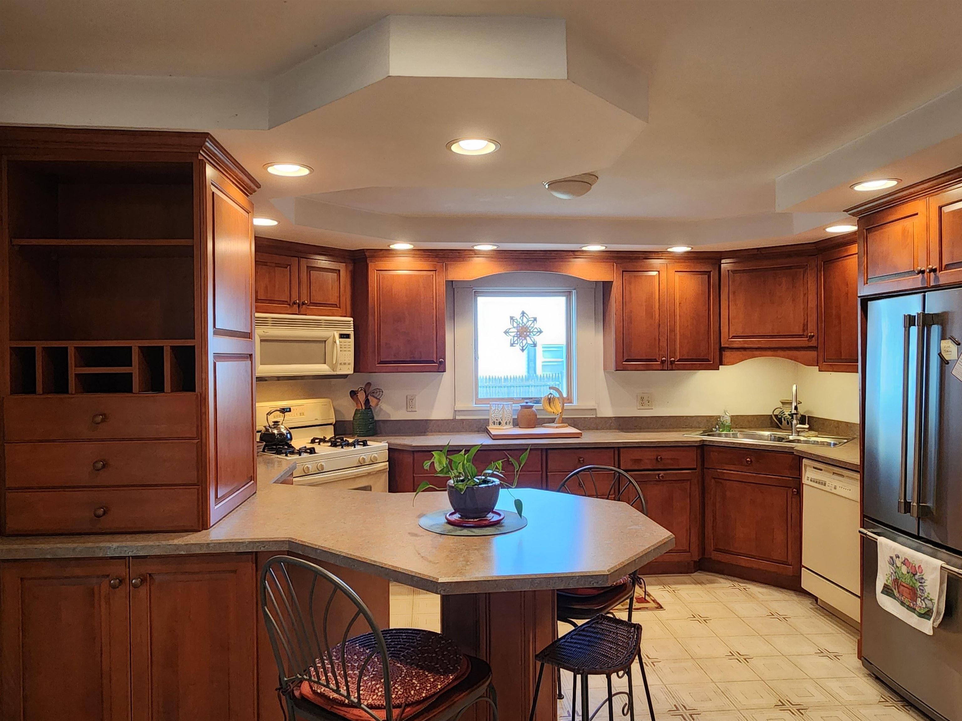 148 Ledge Street Nashua, NH 03060 - Photo 38 of 40