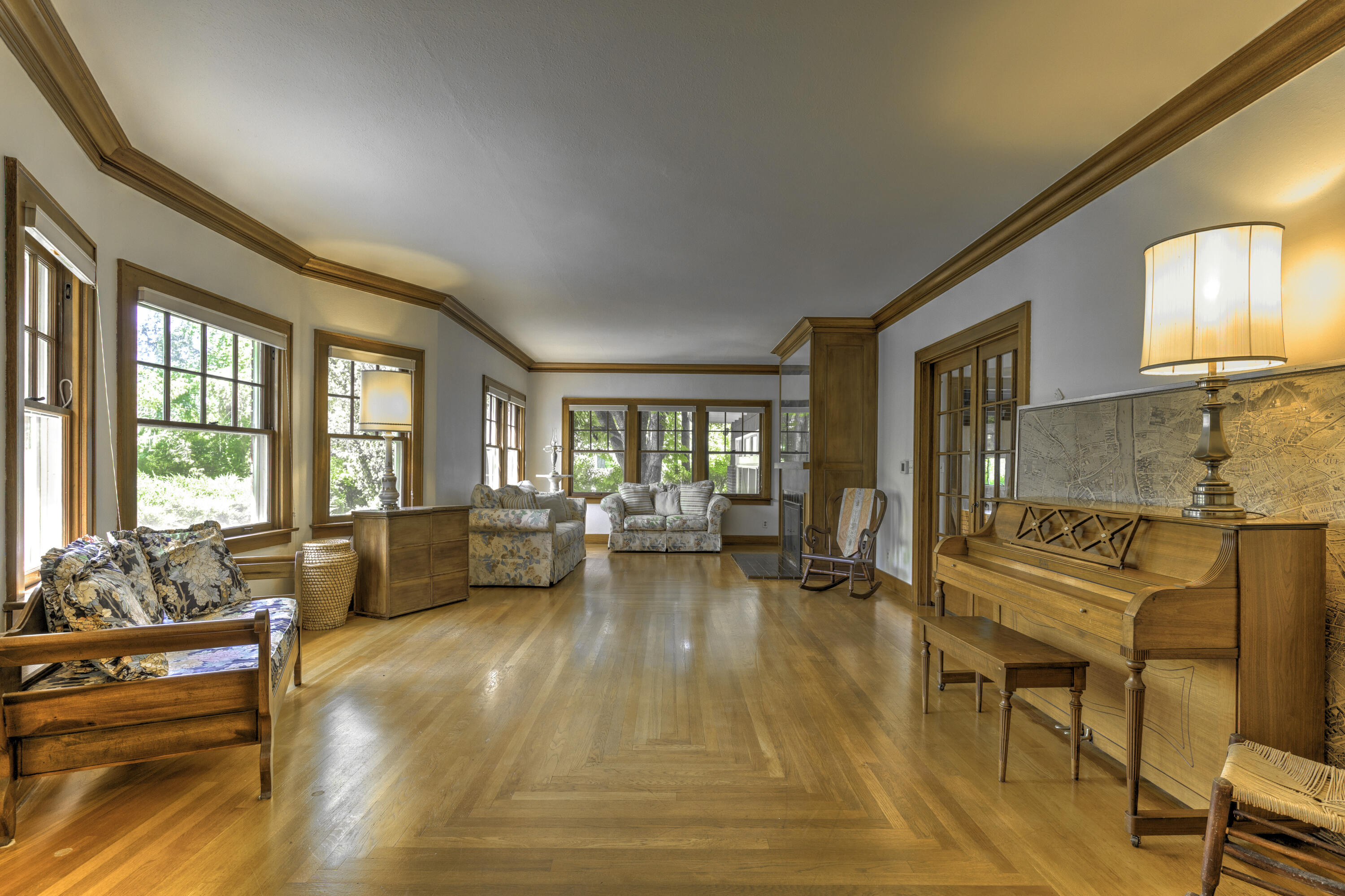 2419 Hillcrest Road Medford, OR 97504 - Photo 16 of 63 797A8896_897_898_899_900-Edit-Edit
