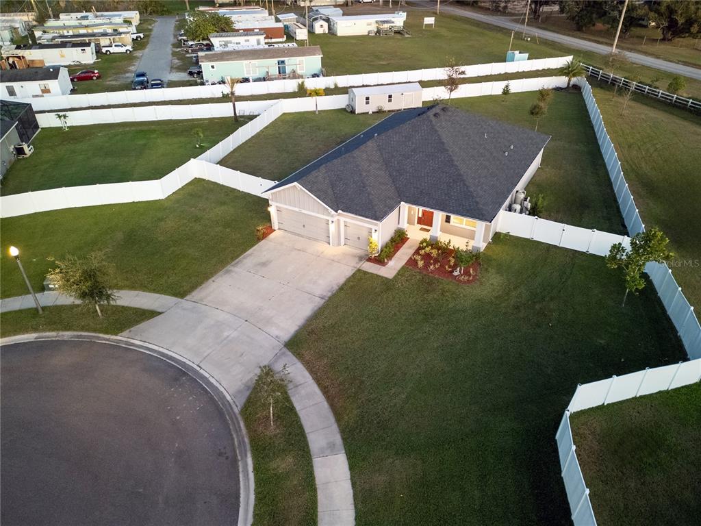 4444 Devinshire Fields Loop Plant City, FL 33567 - Photo 33 of 38 a view of outdoor space and yard