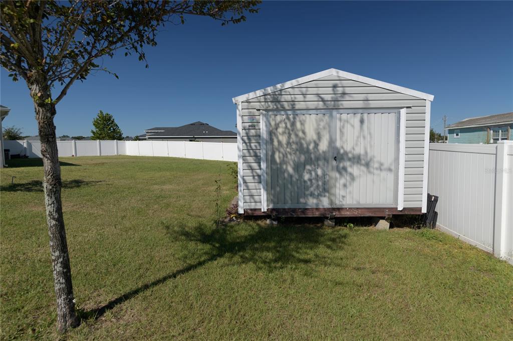 4444 Devinshire Fields Loop Plant City, FL 33567 - Photo 37 of 38 a view of outdoor space