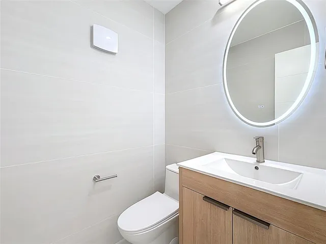 $2,449,000 | 5100 Pineview Circle, Delray Beach, FL 33445