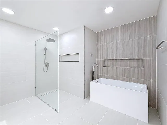 $2,449,000 | 5100 Pineview Circle, Delray Beach, FL 33445