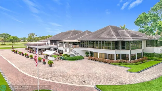 $2,499,000 | 5100 Pineview Circle, Delray Beach, FL 33445