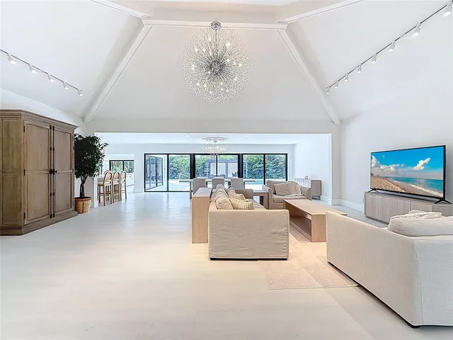 $2,449,000 | 5100 Pineview Circle, Delray Beach, FL 33445