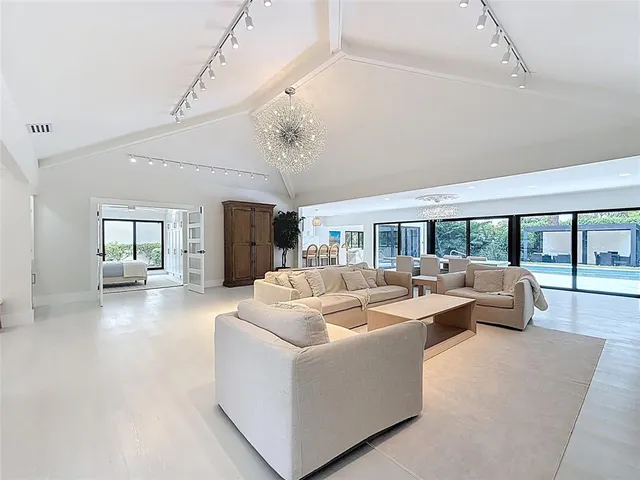 $2,449,000 | 5100 Pineview Circle, Delray Beach, FL 33445